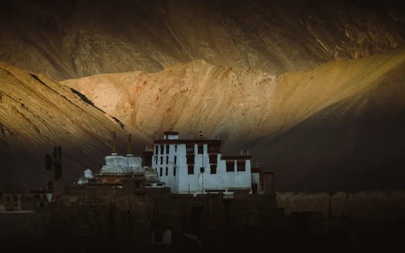 Grand Traverse: Motorcycling in Himalaya image de la galerie